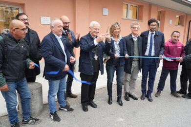 Caritas Bergamo inaugurazione nuove docce per i senzatetto